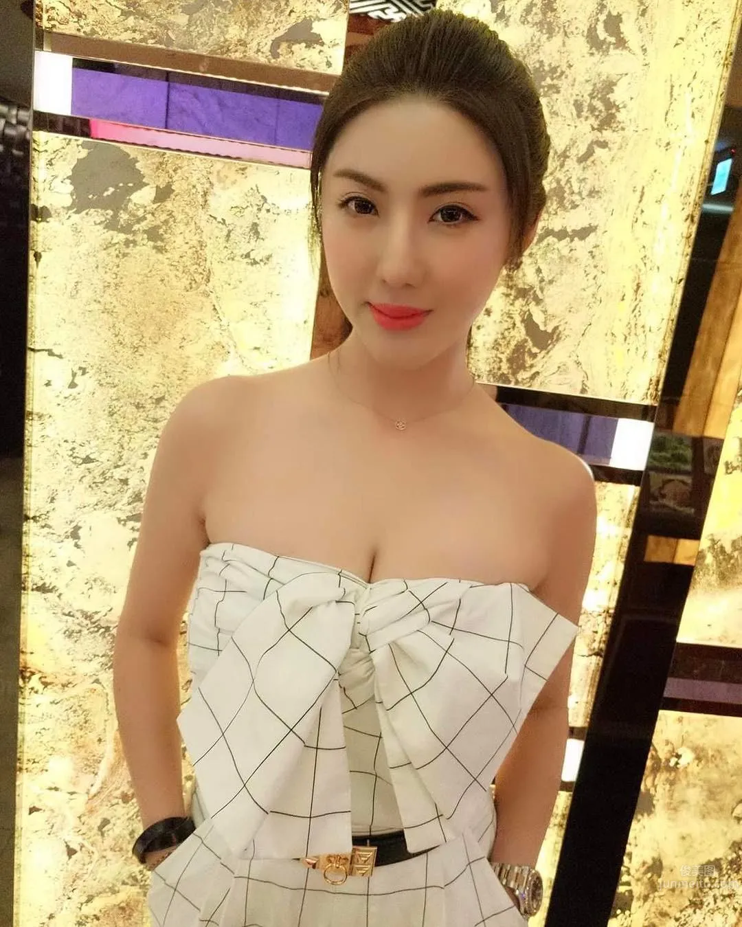 桃園燒烤店正妹女客人 超好身材讓人目不轉睛 15