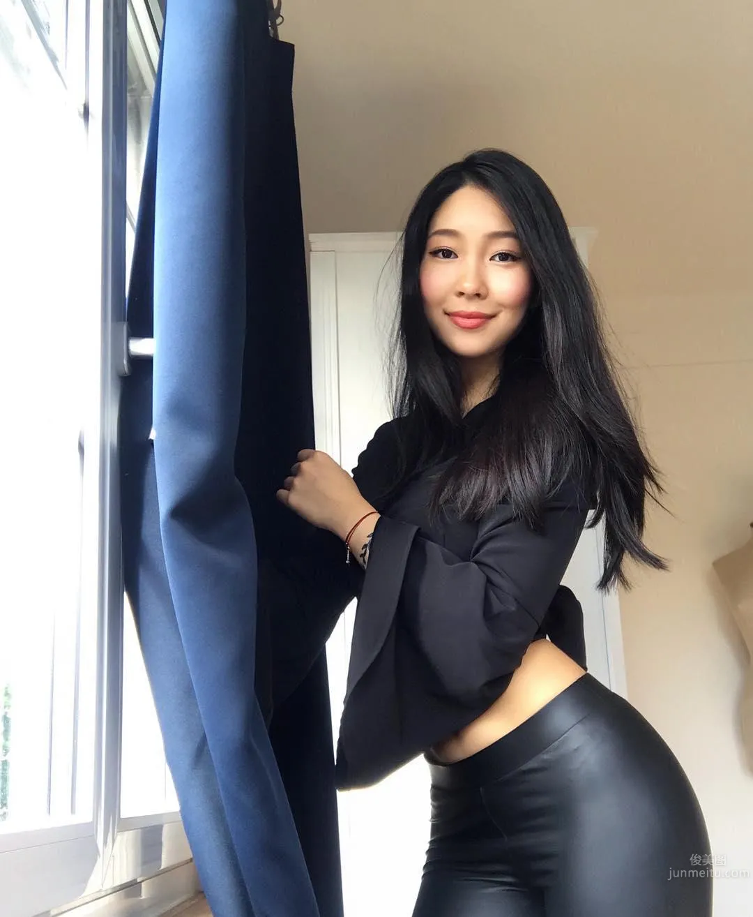 大馬正妹Liz Wenya 解放頂級曲線美 50