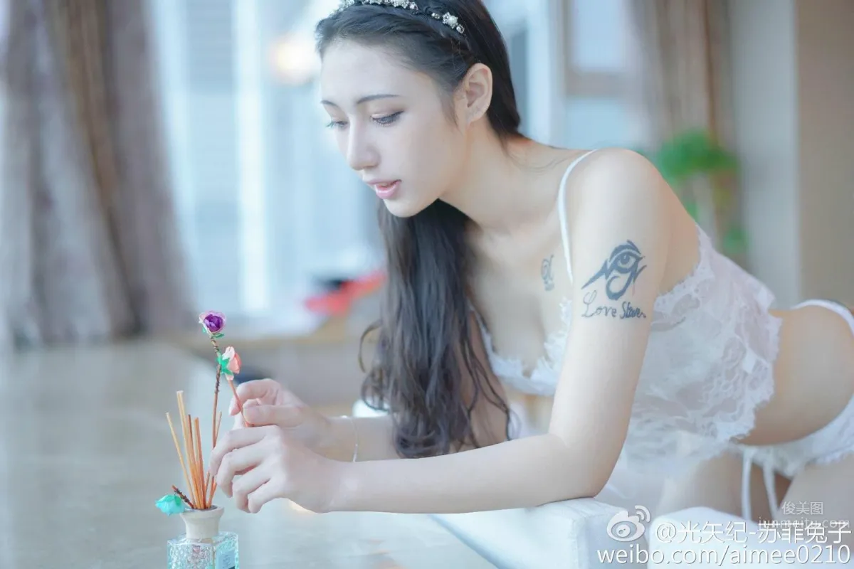 软妹子宓兔兔er 微博私房定制写真_23