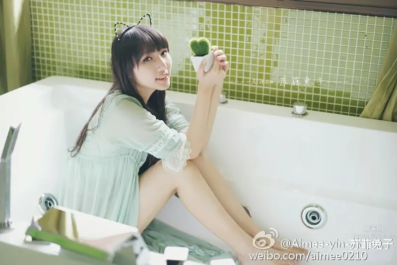 软妹子宓兔兔er 微博私房定制写真_32
