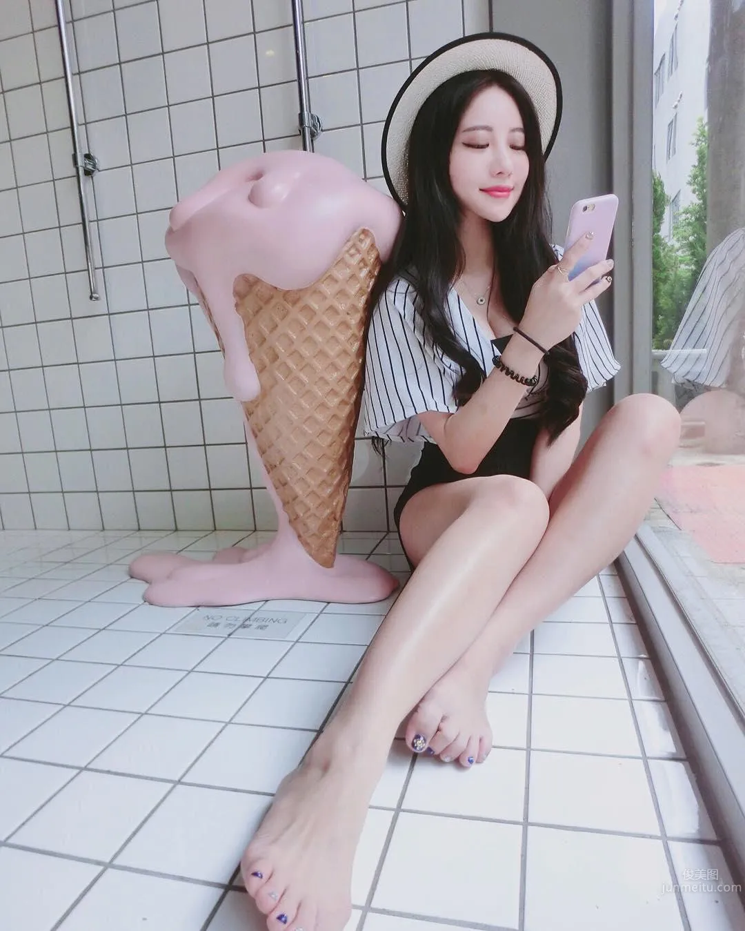 台灣辣妹張瑜庭 海灘比基尼的炸裂感 3