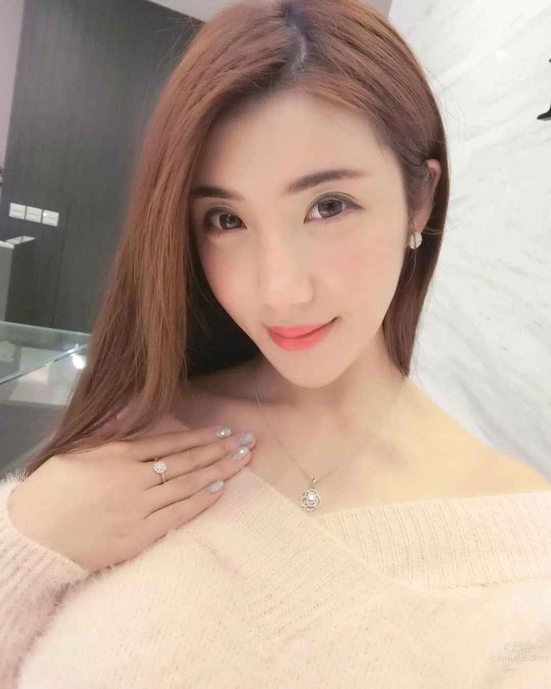 桃園燒烤店正妹女客人 超好身材讓人目不轉睛 9
