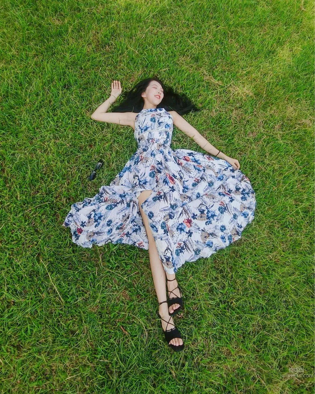 文藻大學正妹劉雨芩 低胸泳裝長腿好誘人 15