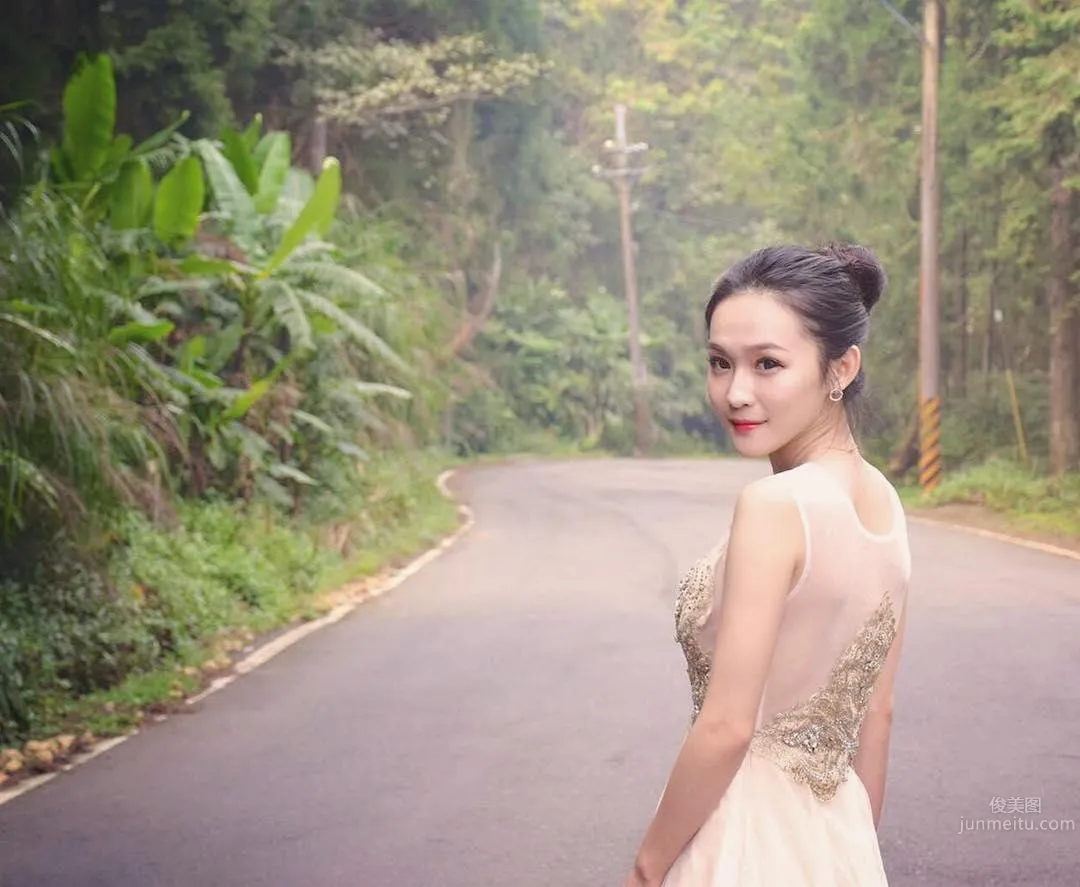 音乐才女已为人妻！超辣身材让网友都羡慕老公_7