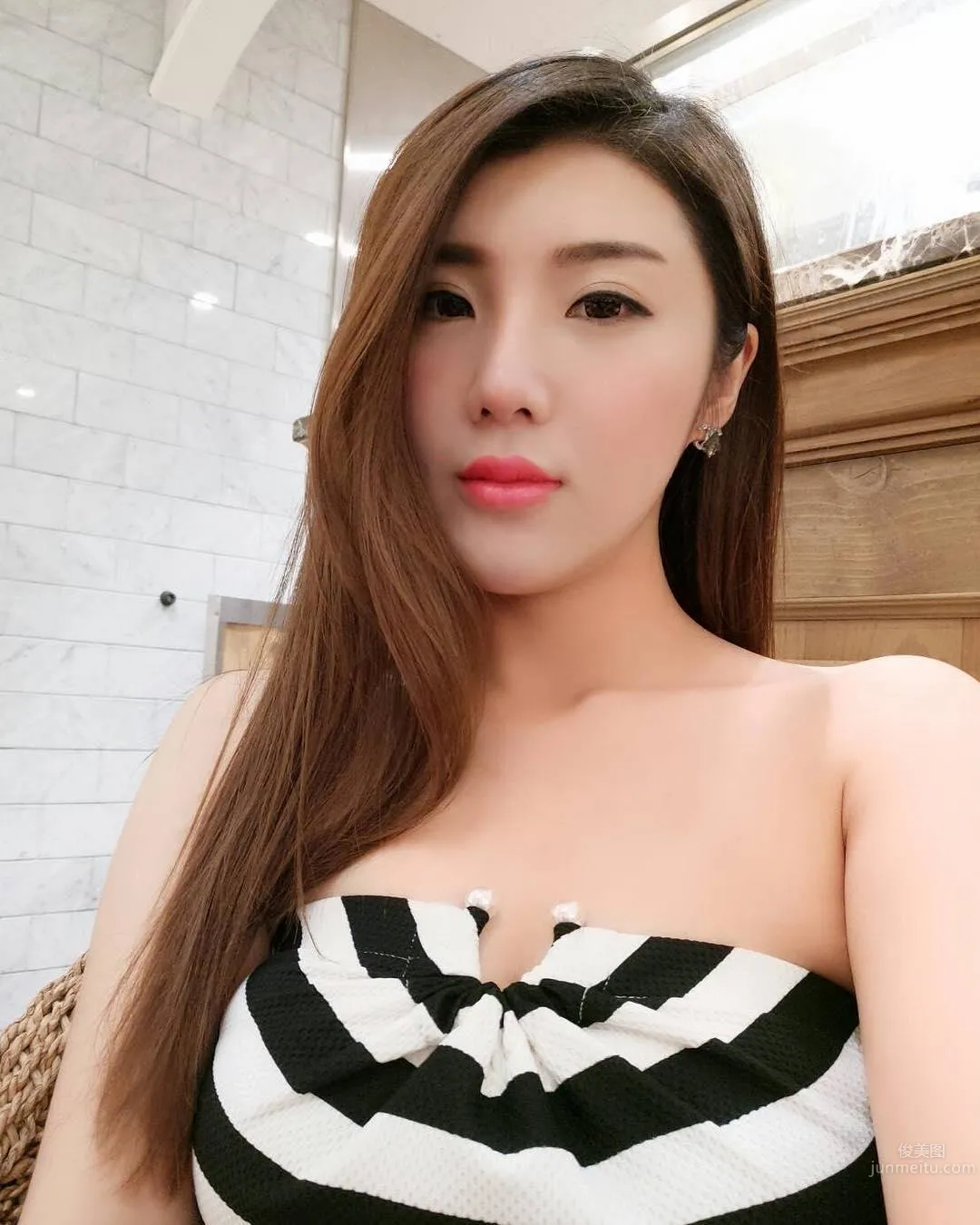 桃園燒烤店正妹女客人 超好身材讓人目不轉睛 21