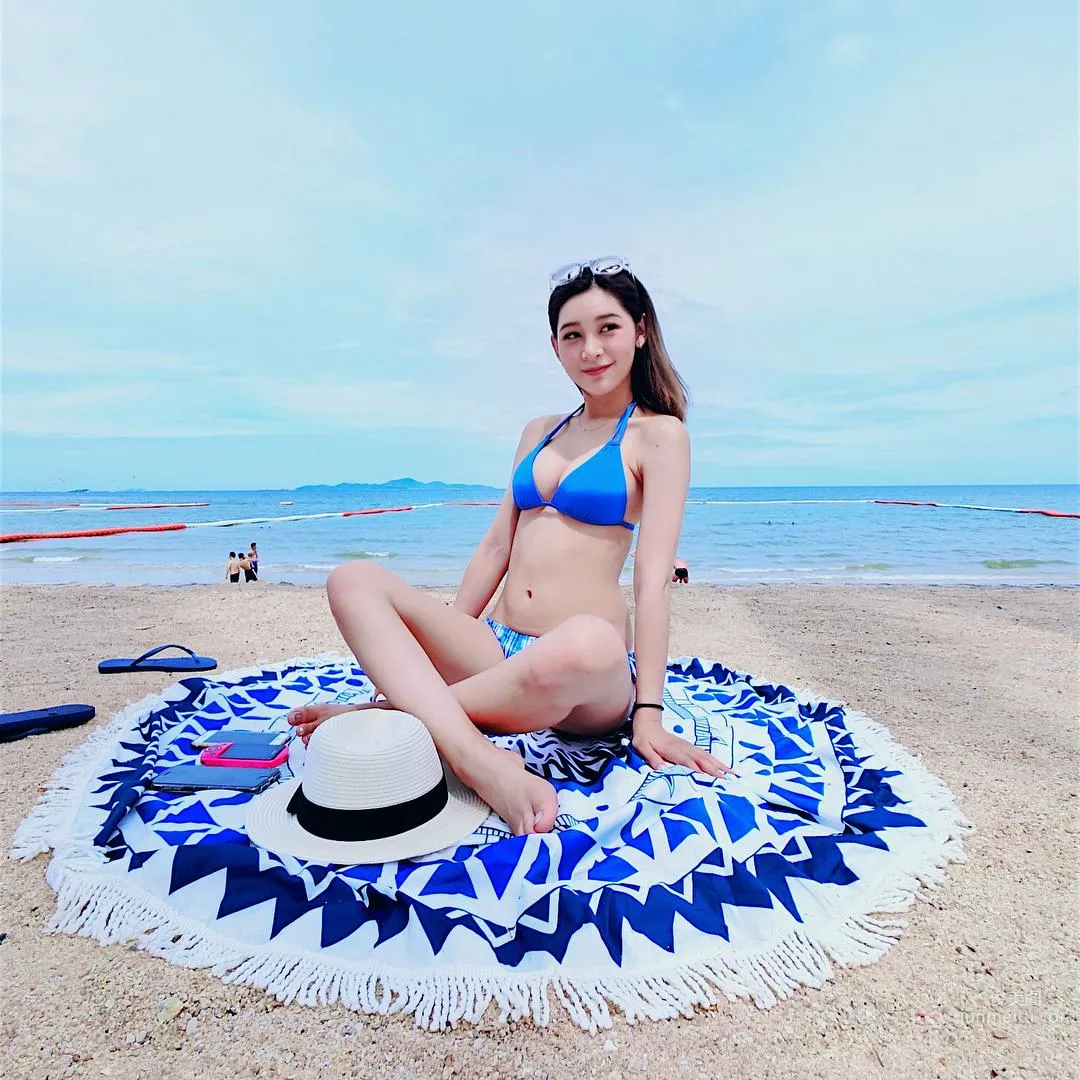 台湾蜜糖妹卢映融 Ig比基尼美照一箩筐_8