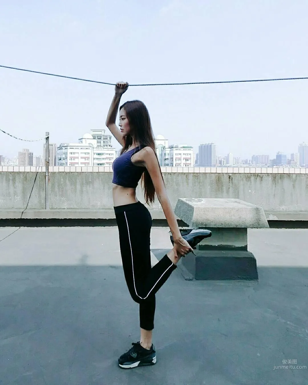 台灣音樂才女黃上晏 骨感系美人四肢纖細 29