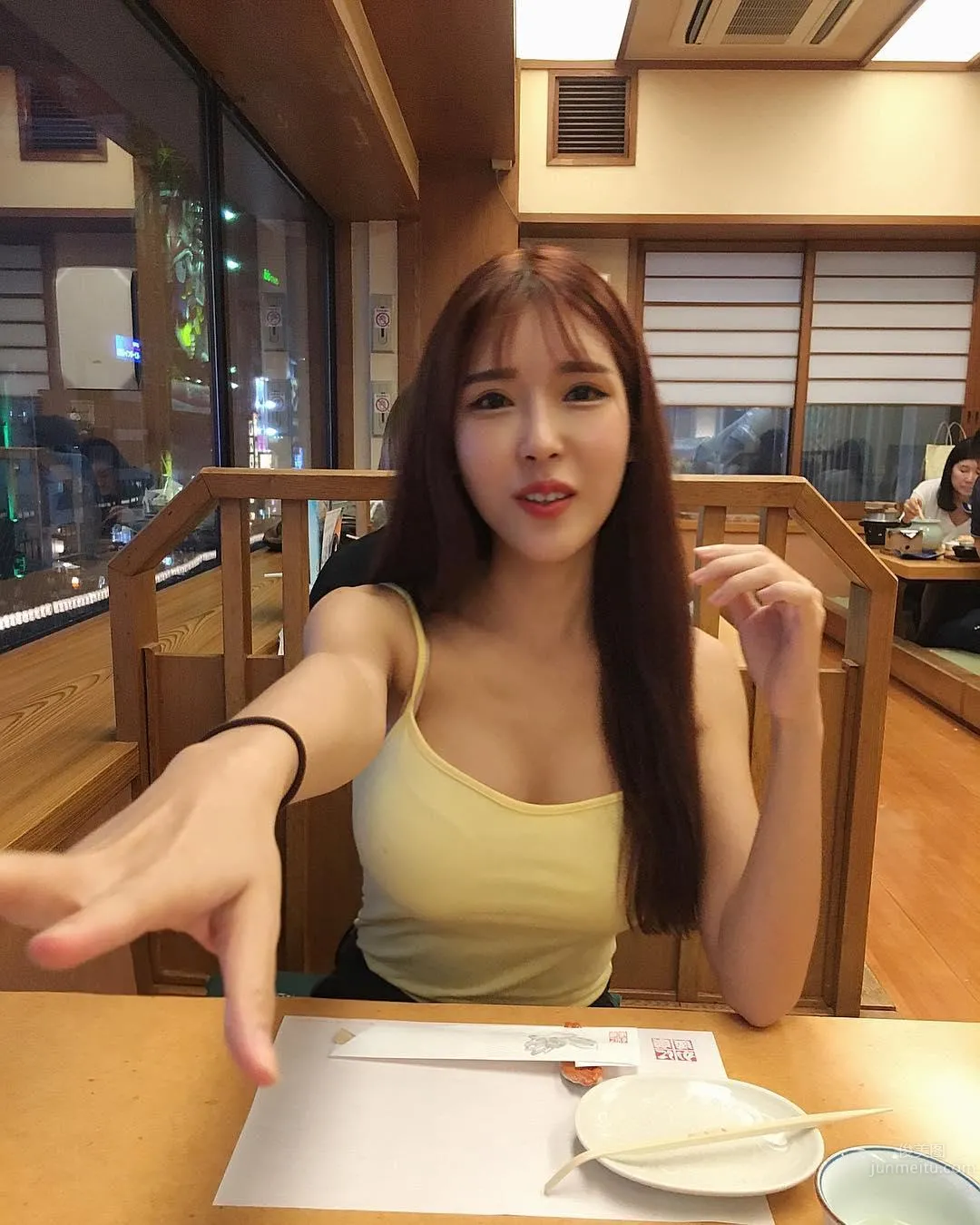 飛機杯女神Gatita Yan 性感辣照推銷商品 29
