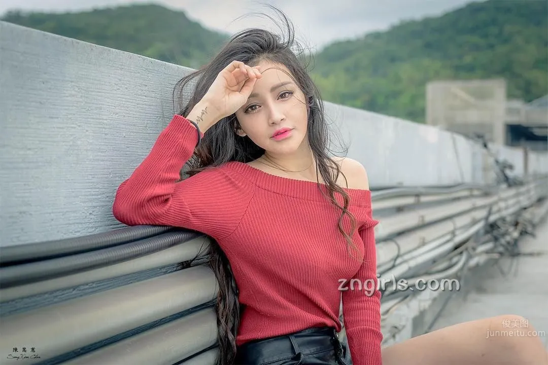 台灣超正妹Avril艾葳 長腿美胸私房照分享 2
