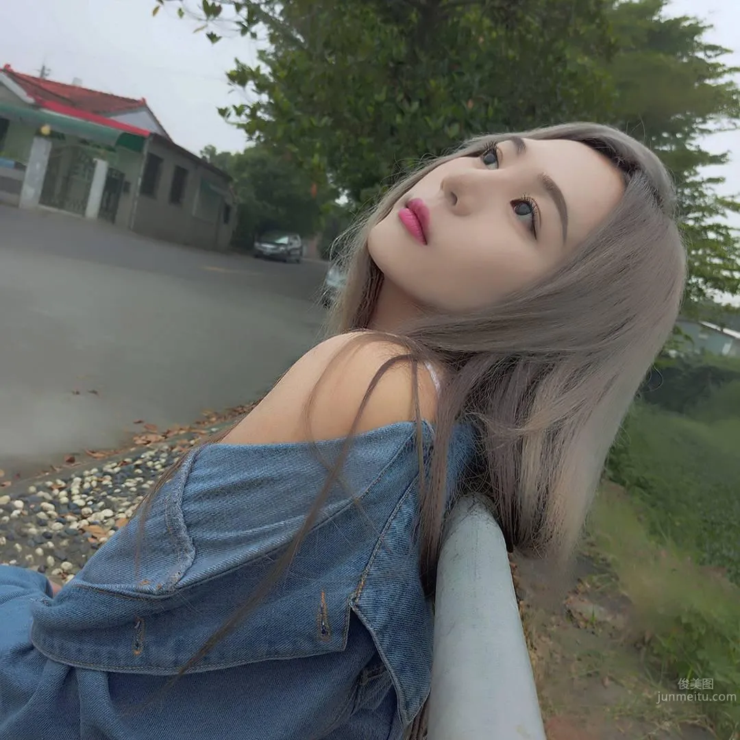 翁沛妍眼神好萌 男友視角慵懶迷人 28