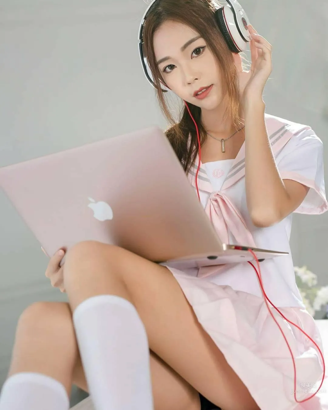 台灣音樂才女黃上晏 骨感系美人四肢纖細 48