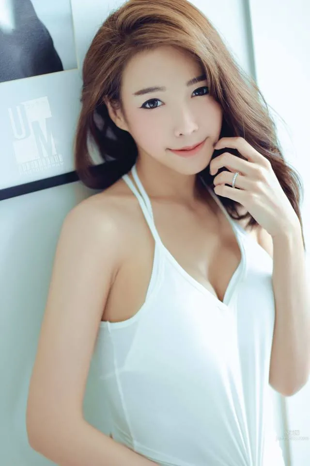 泰国混血妹子Soraya Suttawas 雪白肌肤时尚高雅_10