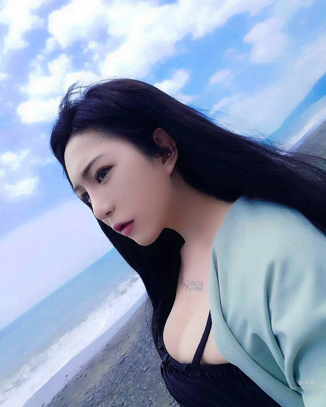翁沛妍眼神好萌 男友視角慵懶迷人 22