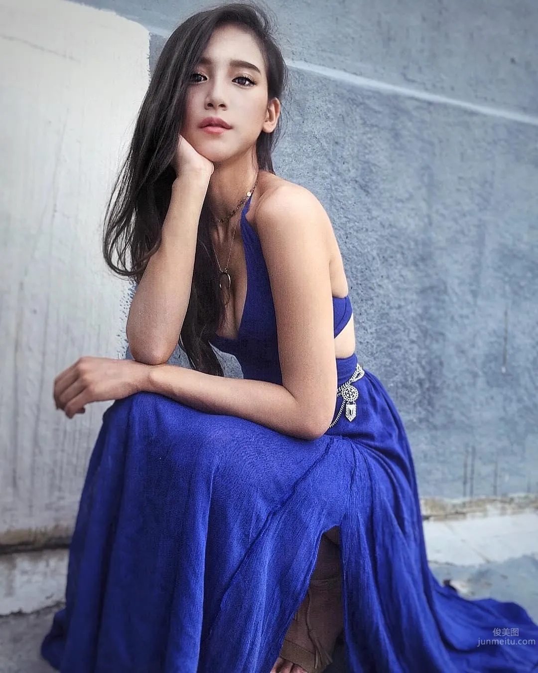 憂郁系正妹Olala Oshia 馬甲線配上葫蘆腰 43