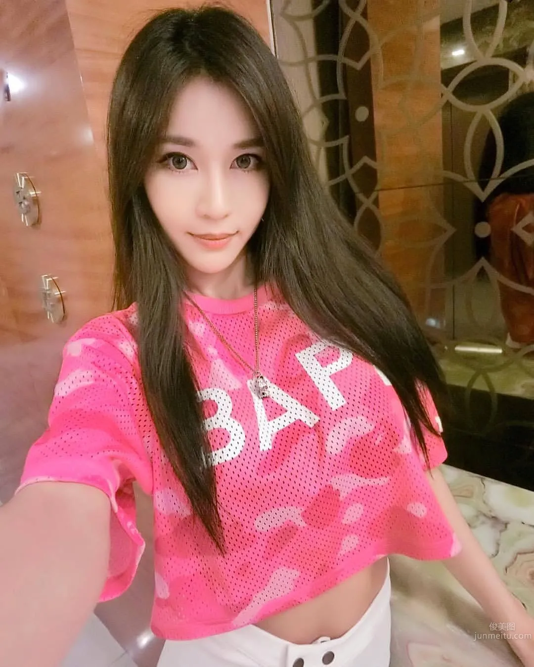 南韓DJ車模樸時賢 性感火辣私房照 1
