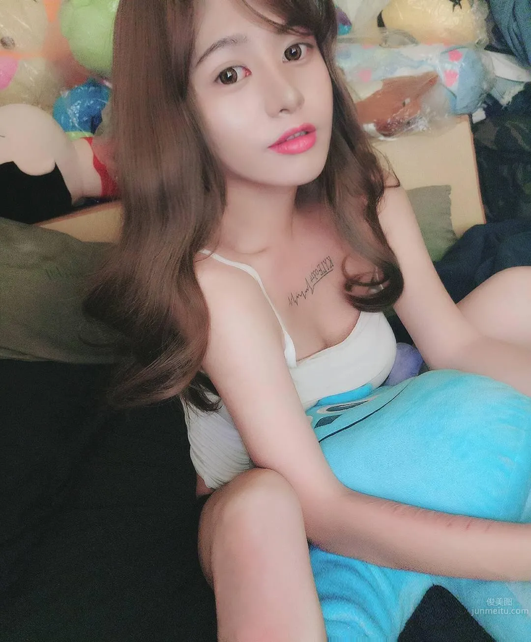 翁沛妍眼神好萌 男友視角慵懶迷人 7