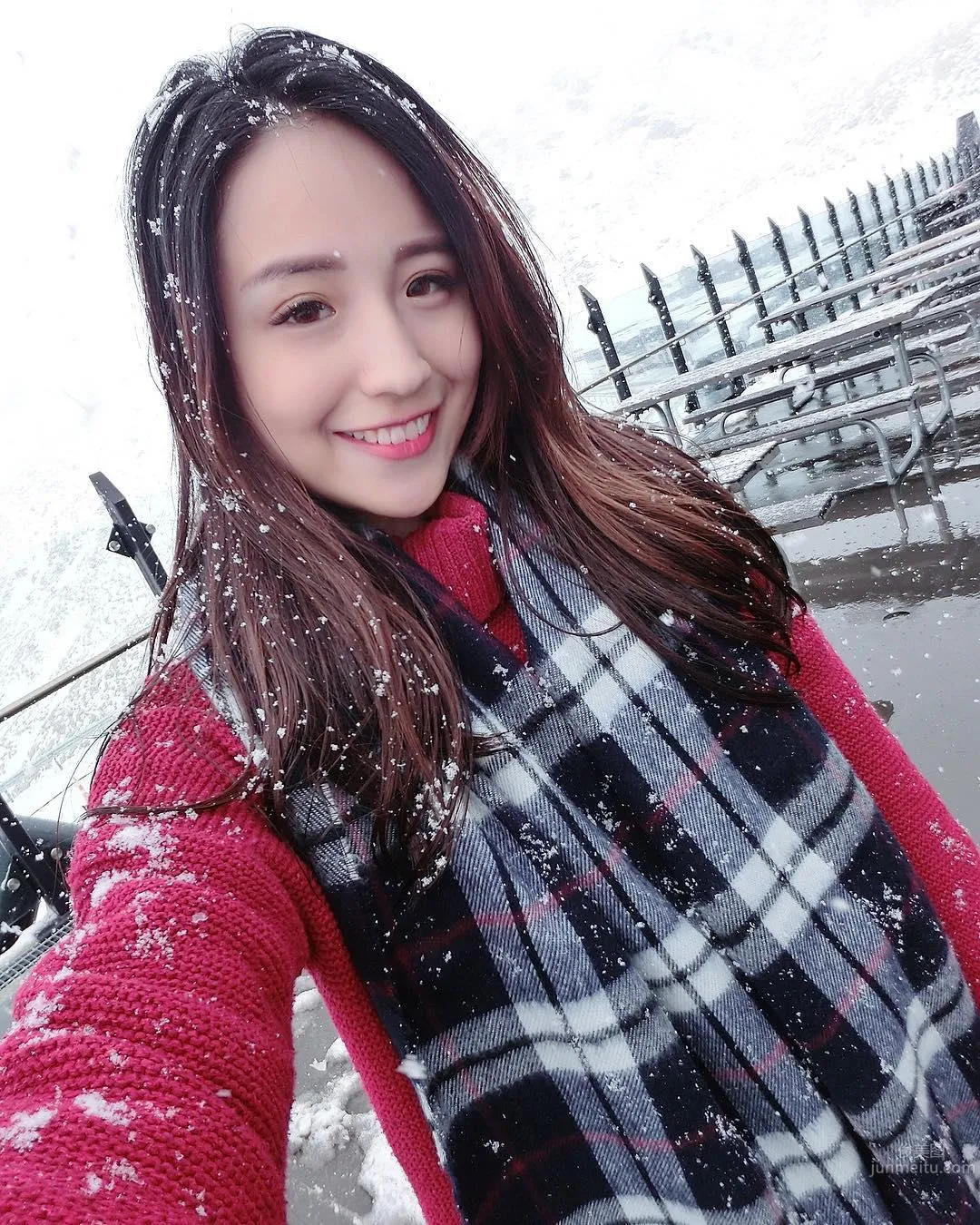 高雄正妹Hebbe Cheng 扮笑容最甜美的空姐 11