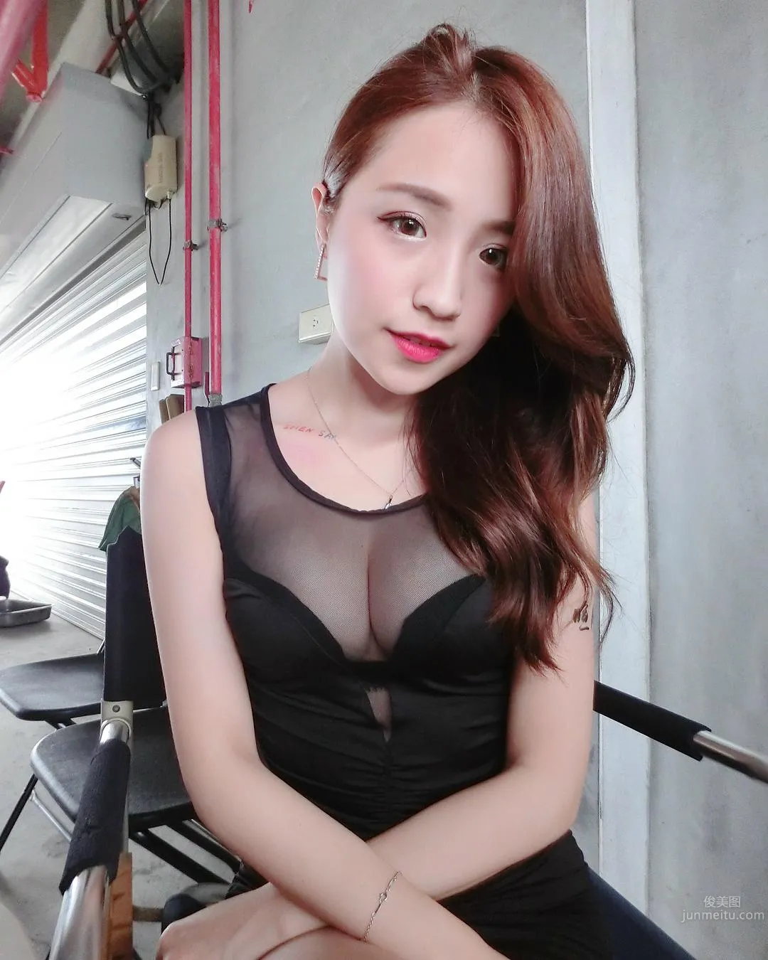 高雄正妹Hebbe Cheng 扮笑容最甜美的空姐 33
