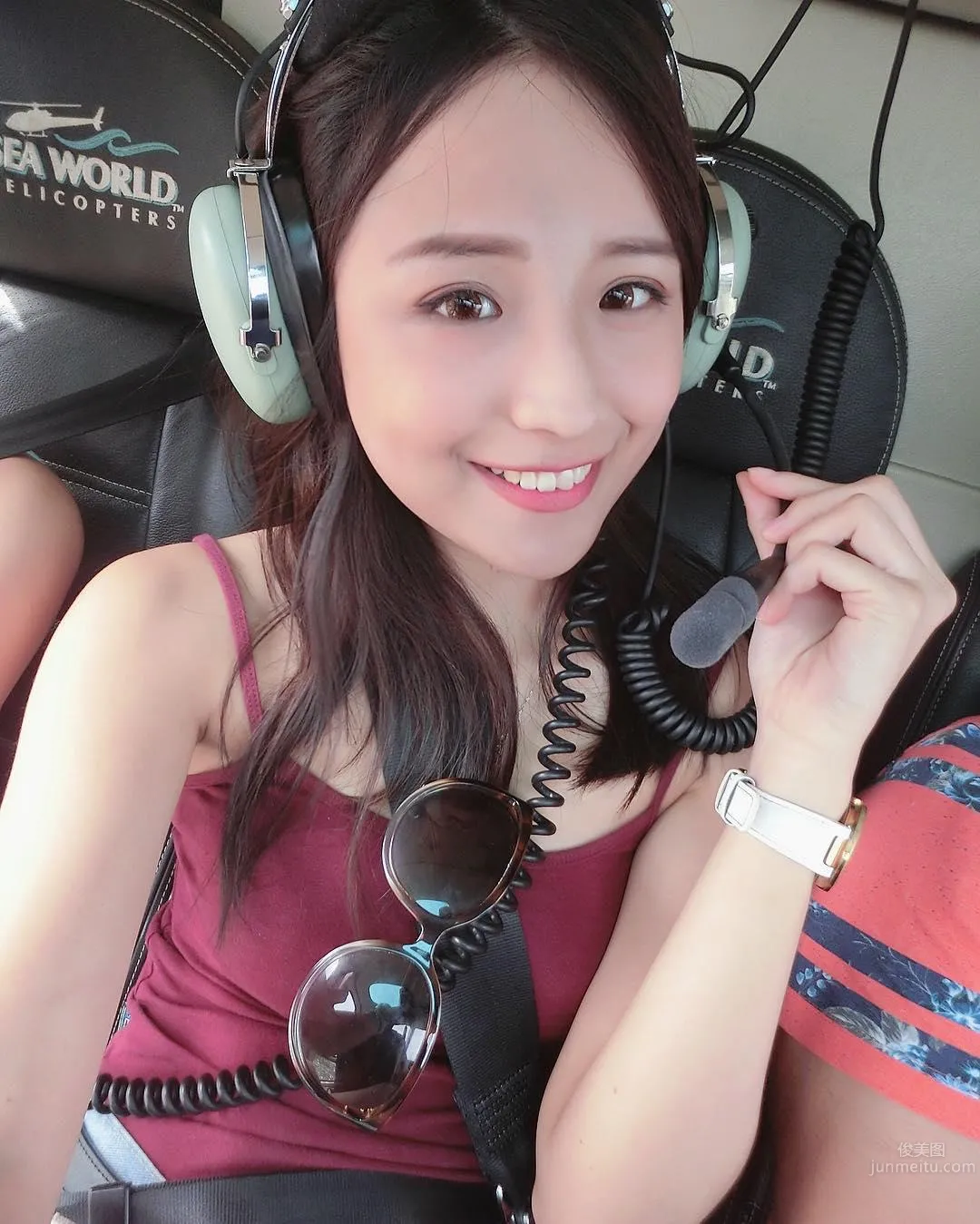 高雄正妹Hebbe Cheng 扮笑容最甜美的空姐 3
