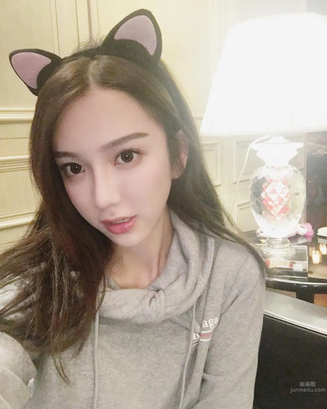 時尚氣質美女ZY大暖私房照 28