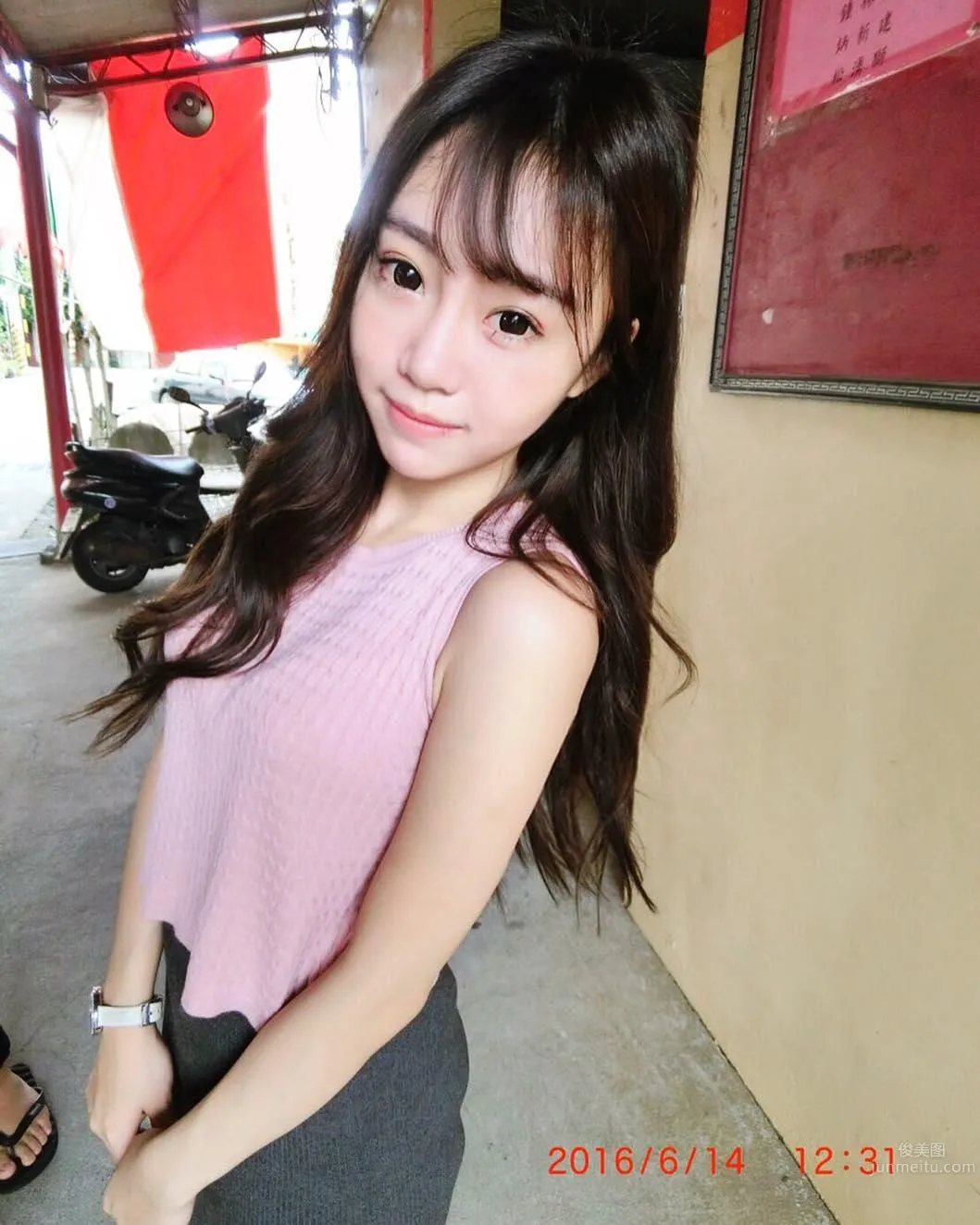 金融界小只马太抢眼 肤白貌美还事业心强_1