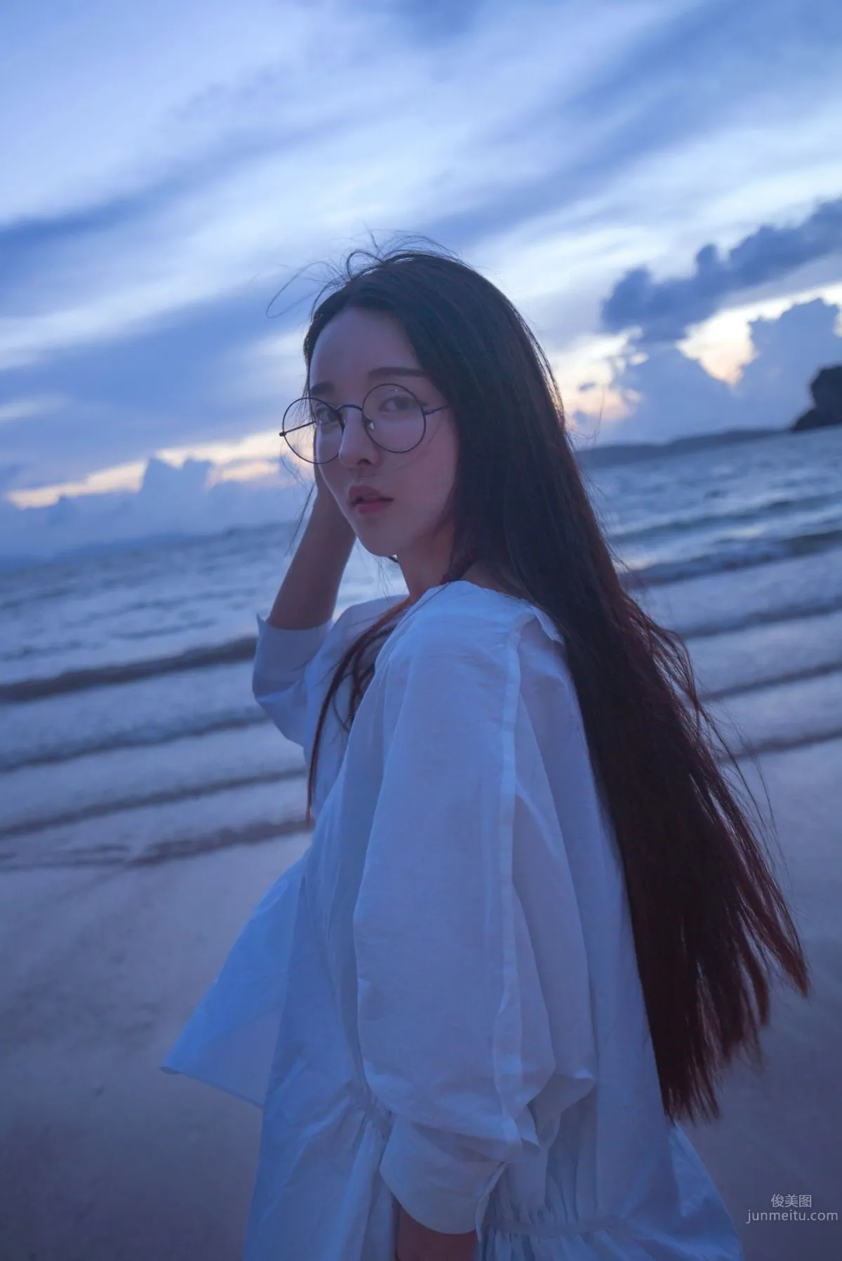 徐妍馨與陳大榕 印尼巴沙旅拍寫真 18