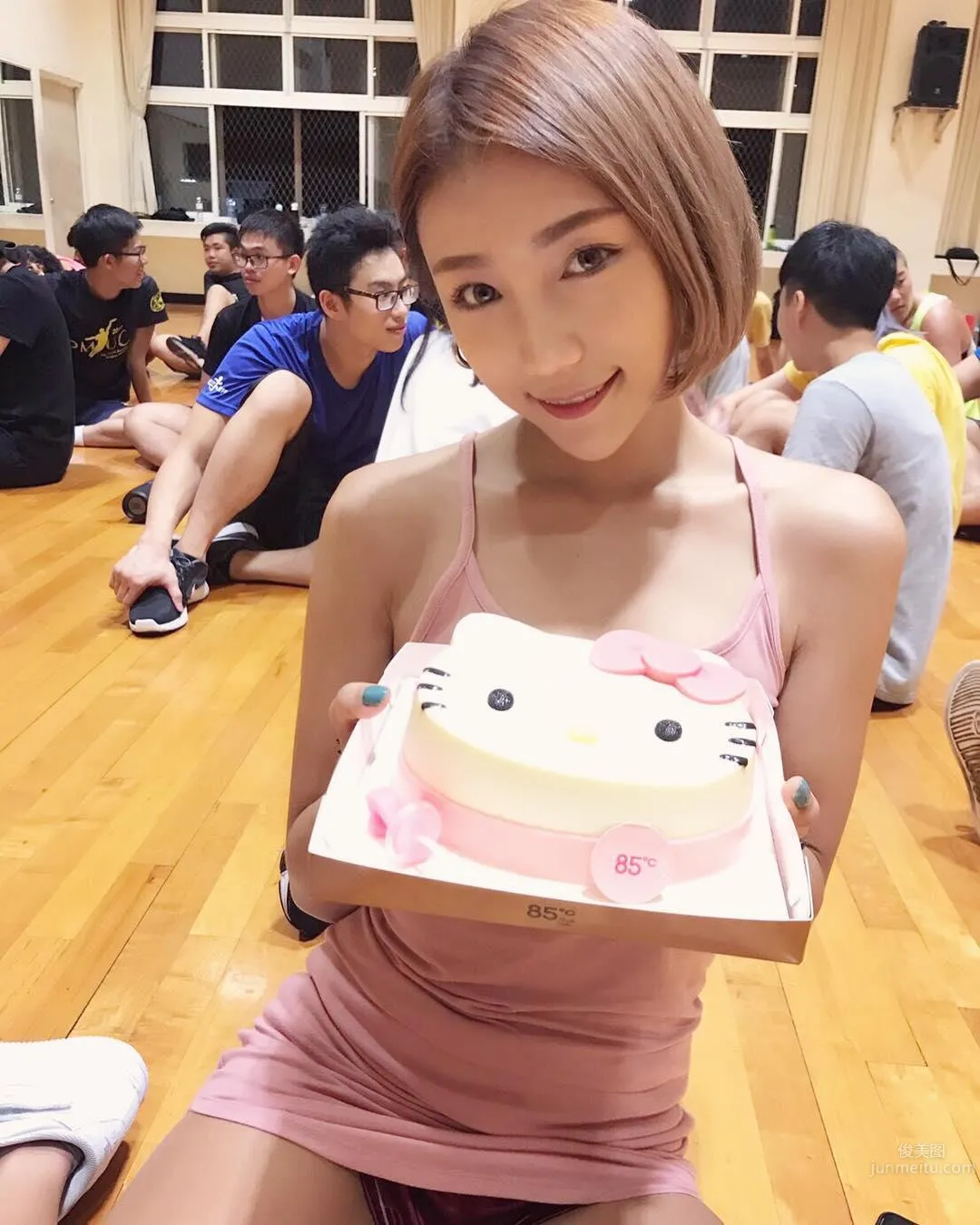 一字馬女神！體操選手塗卉妮展現優雅身段 32