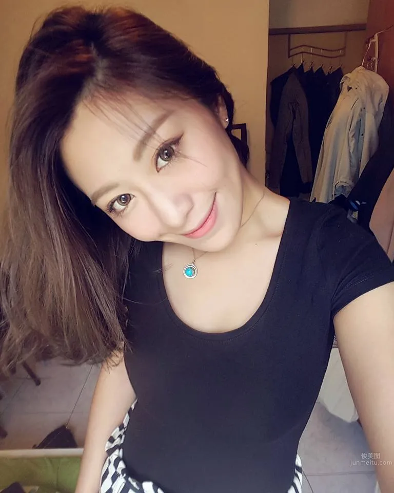 正妹櫃姐謝佩佩 沙灘比基尼戲水 3