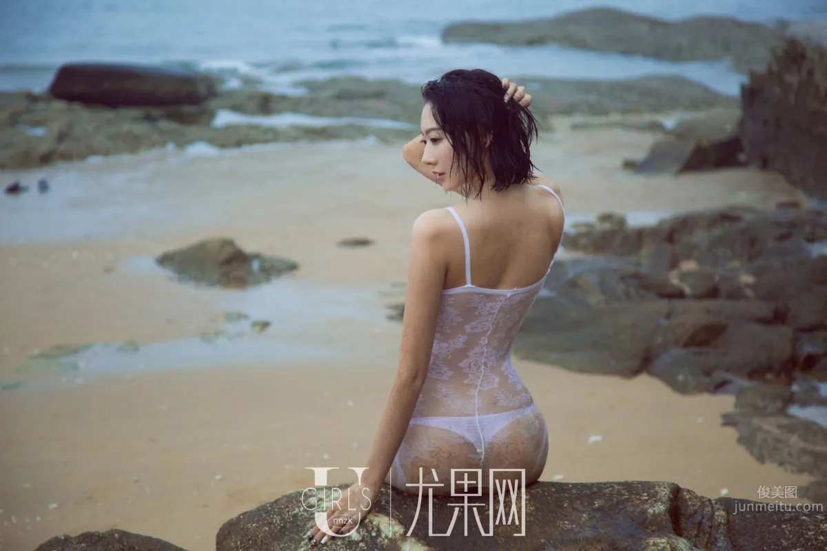 銀劍女郎付藝軒 海邊沙灘秀美腿 28
