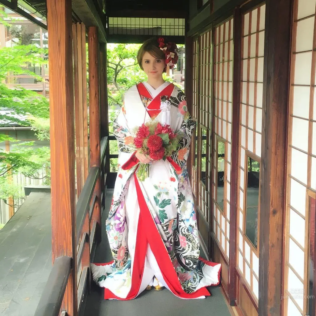 四国混血正妹かろえる 推胸健身动作超专业_1