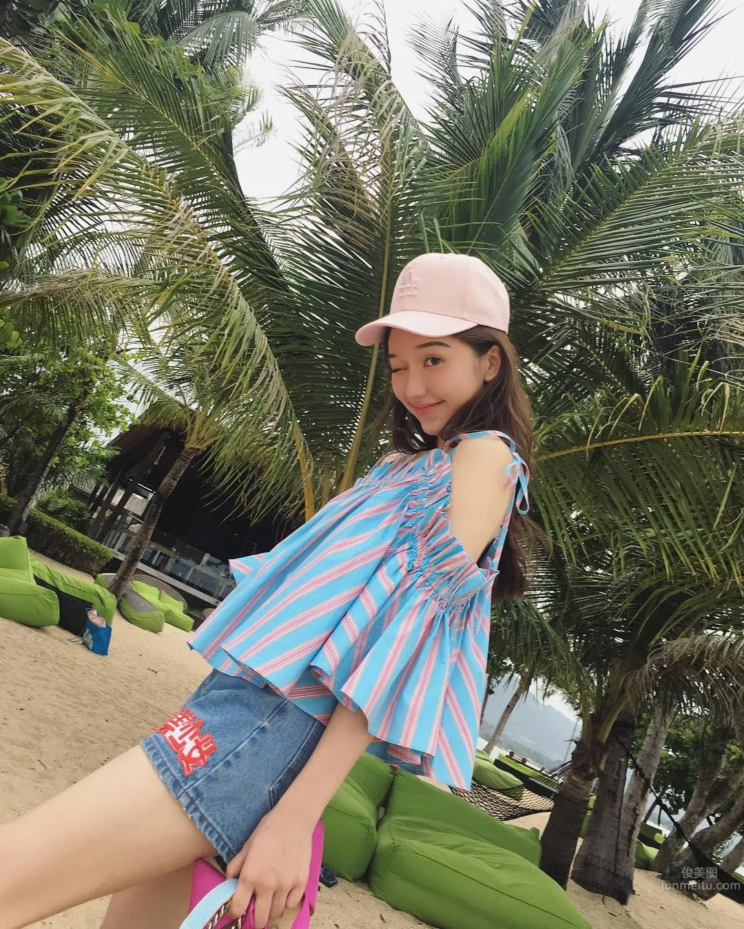 時尚氣質美女ZY大暖私房照 25