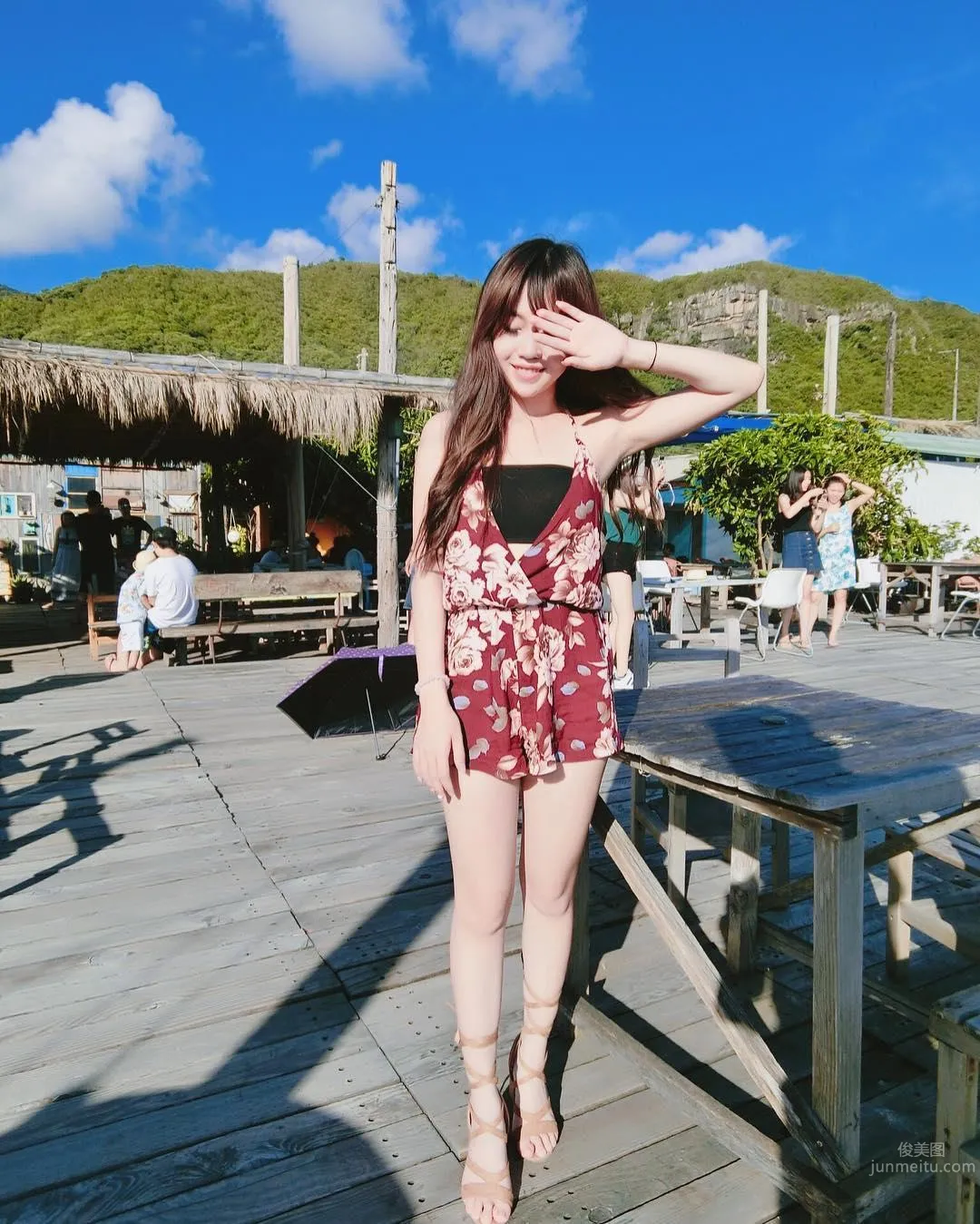 金融界小只马太抢眼 肤白貌美还事业心强_7