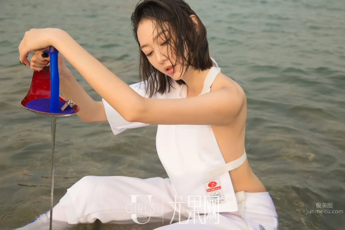 銀劍女郎付藝軒 海邊沙灘秀美腿 5