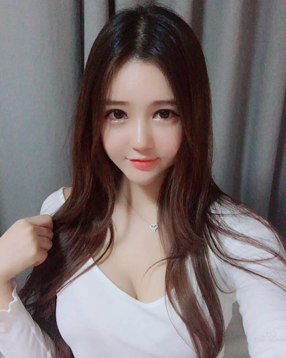 韓國直播妹樸佳林 深夜直播讓人不想睡 30