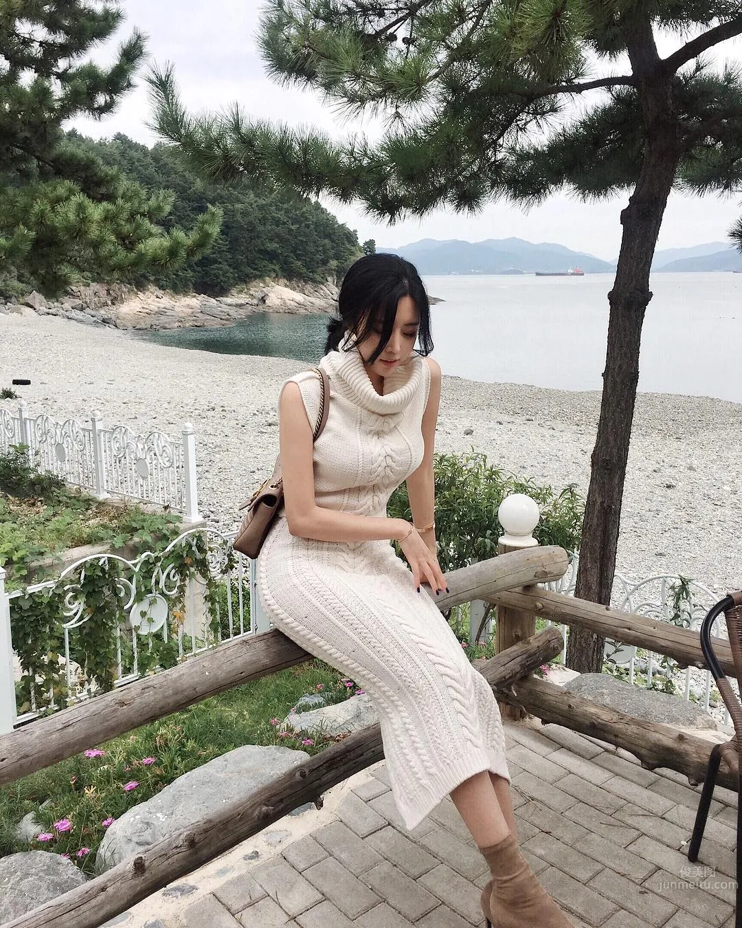 南韓郭雪芙Choi Somi 泳池出鏡太飽滿 48