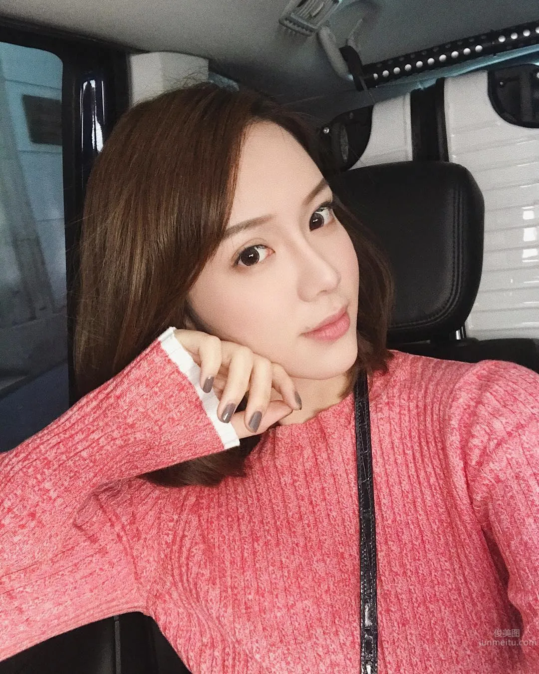 時尚氣質美女ZY大暖私房照 40