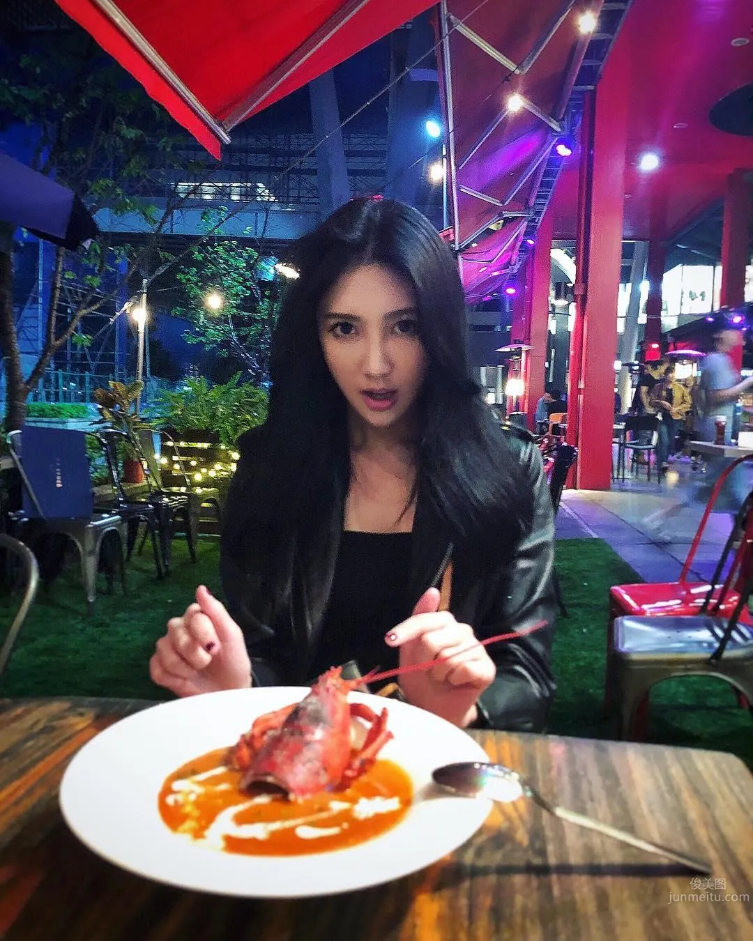台灣正妹Karen Chao 牛仔褲背心超吸睛 30
