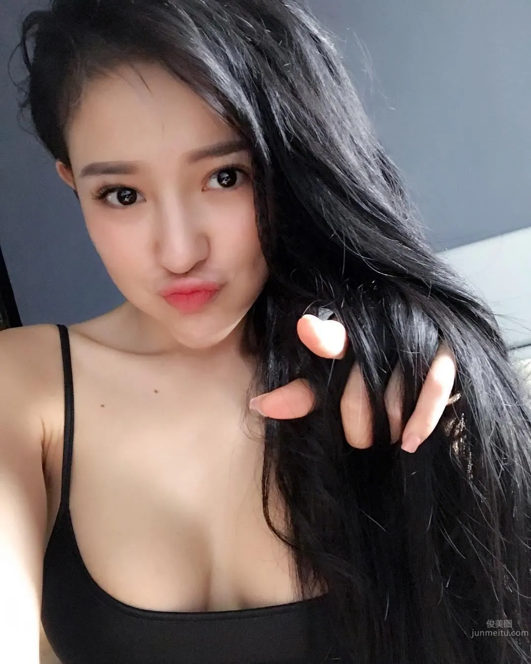 最正越南妹Ngan Pokemon 娃娃熊快掉下來了 10