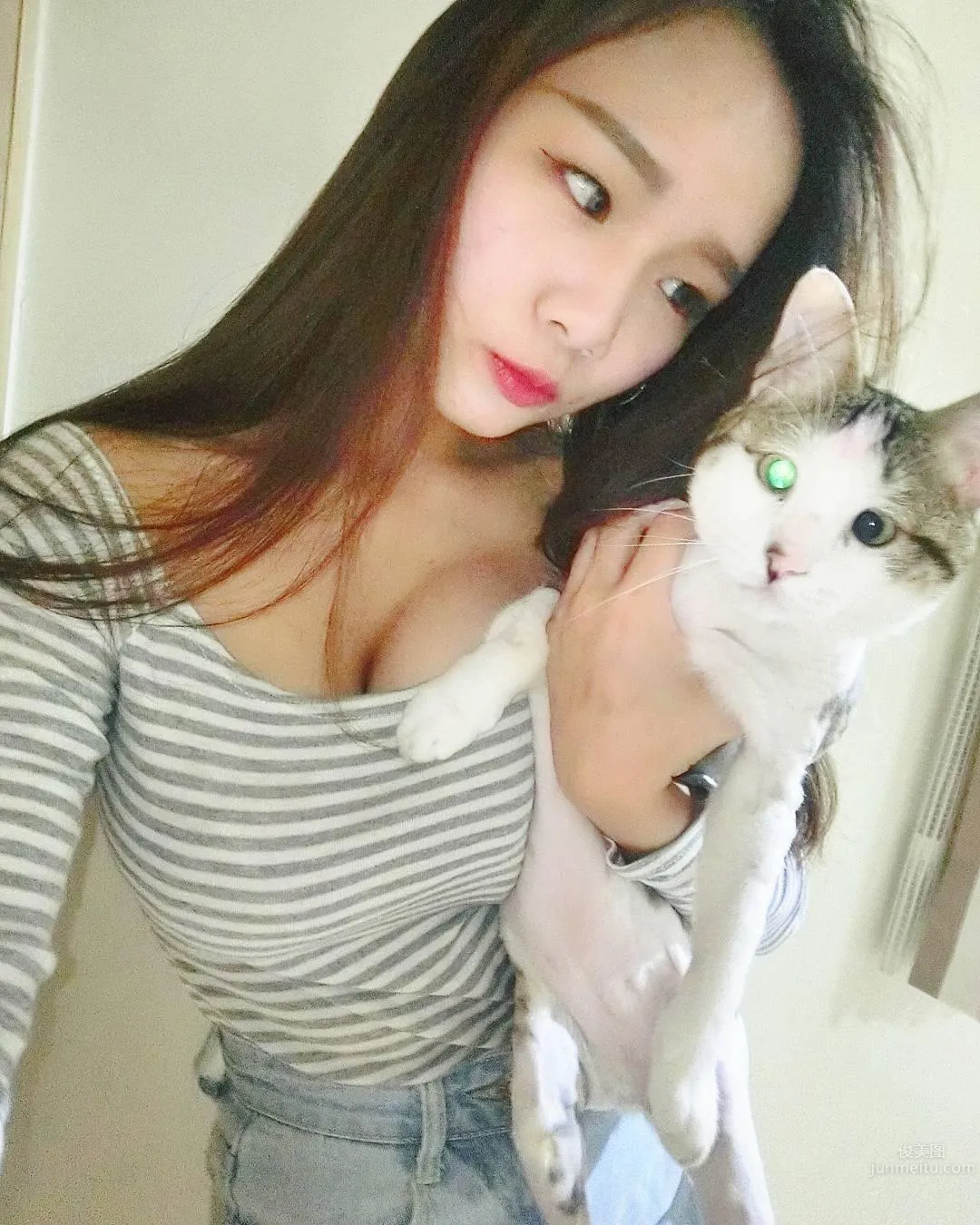 台湾正妹张瑞舫Ig私房照_3