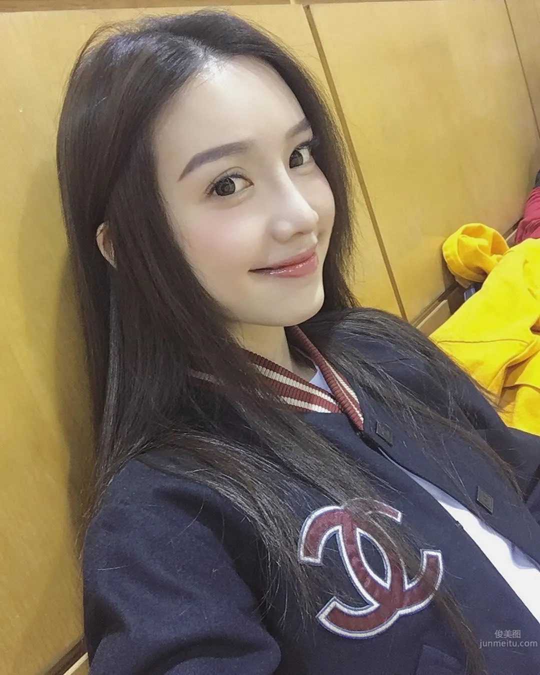 時尚氣質美女ZY大暖私房照 18