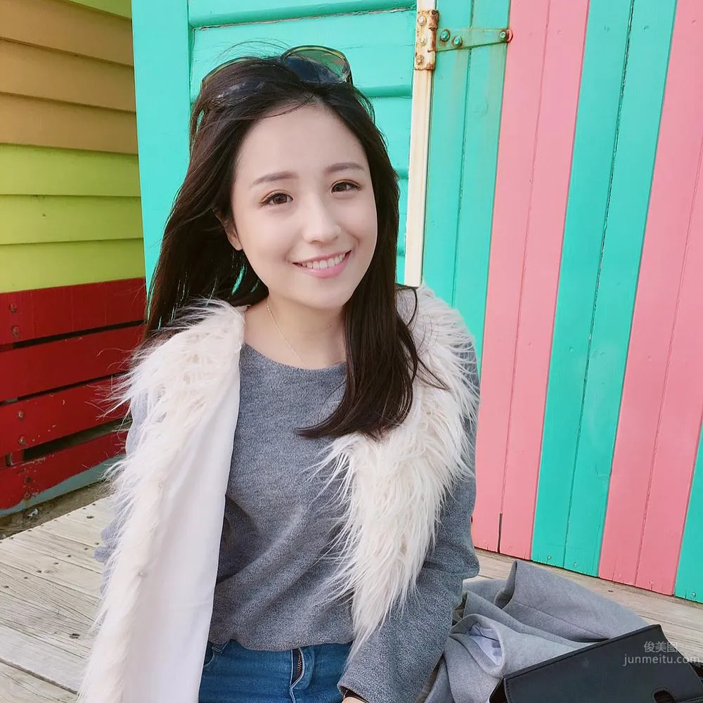 高雄正妹Hebbe Cheng 扮笑容最甜美的空姐 7