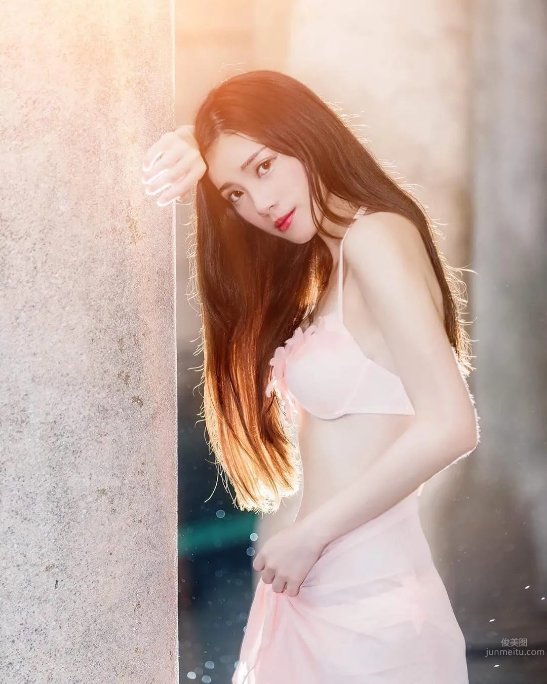 黑面美女黃書庭 白皙美腿極危險 5