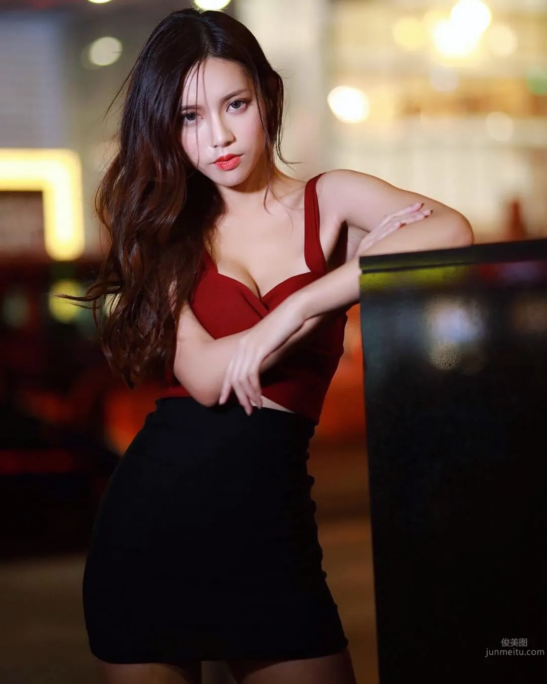 黑面美女黃書庭 白皙美腿極危險 23