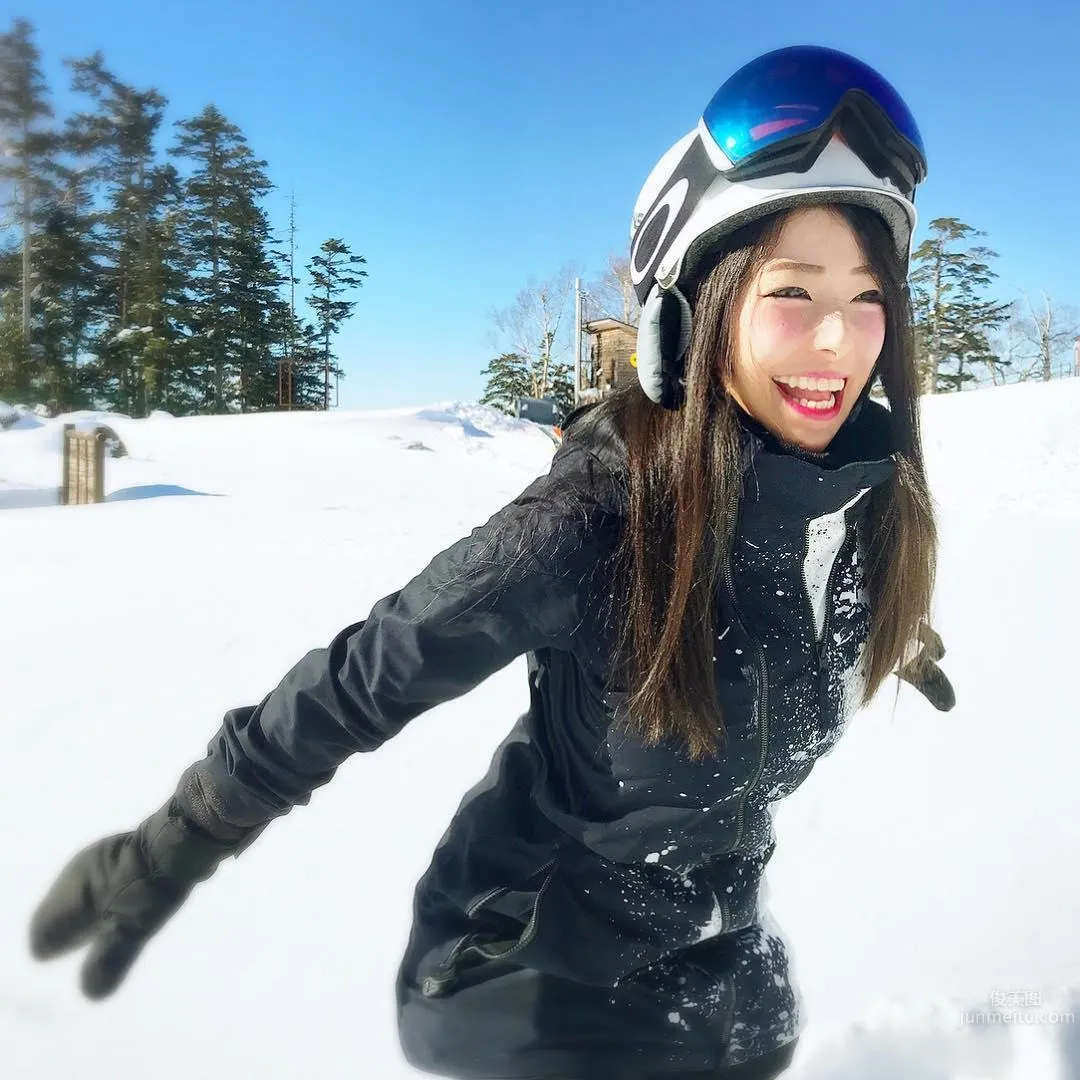 上山又下海！運動正妹りほ緊身衣好迷人 5