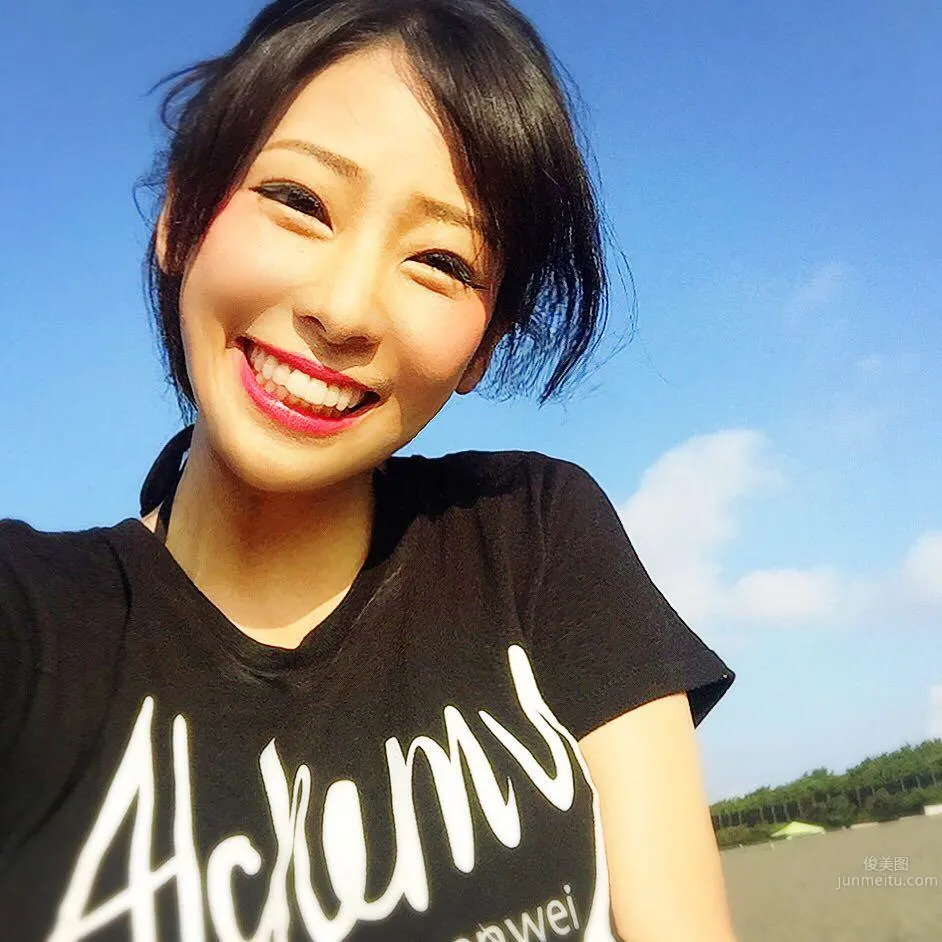 上山又下海！運動正妹りほ緊身衣好迷人 19