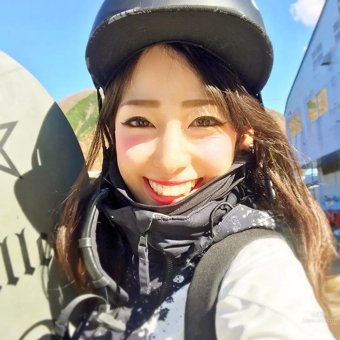 上山又下海！運動正妹りほ緊身衣好迷人 35