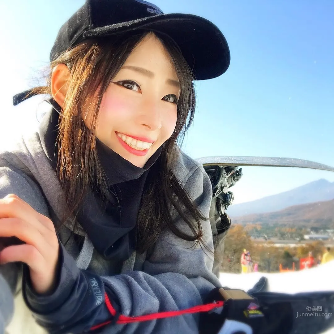 上山又下海！運動正妹りほ緊身衣好迷人 33