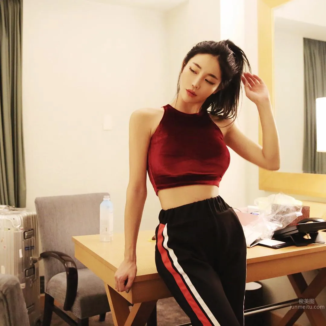 性感老板娘Kimyerim 令人窒息的好身材_49