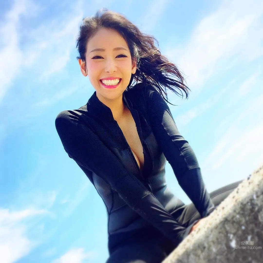 上山又下海！運動正妹りほ緊身衣好迷人 26