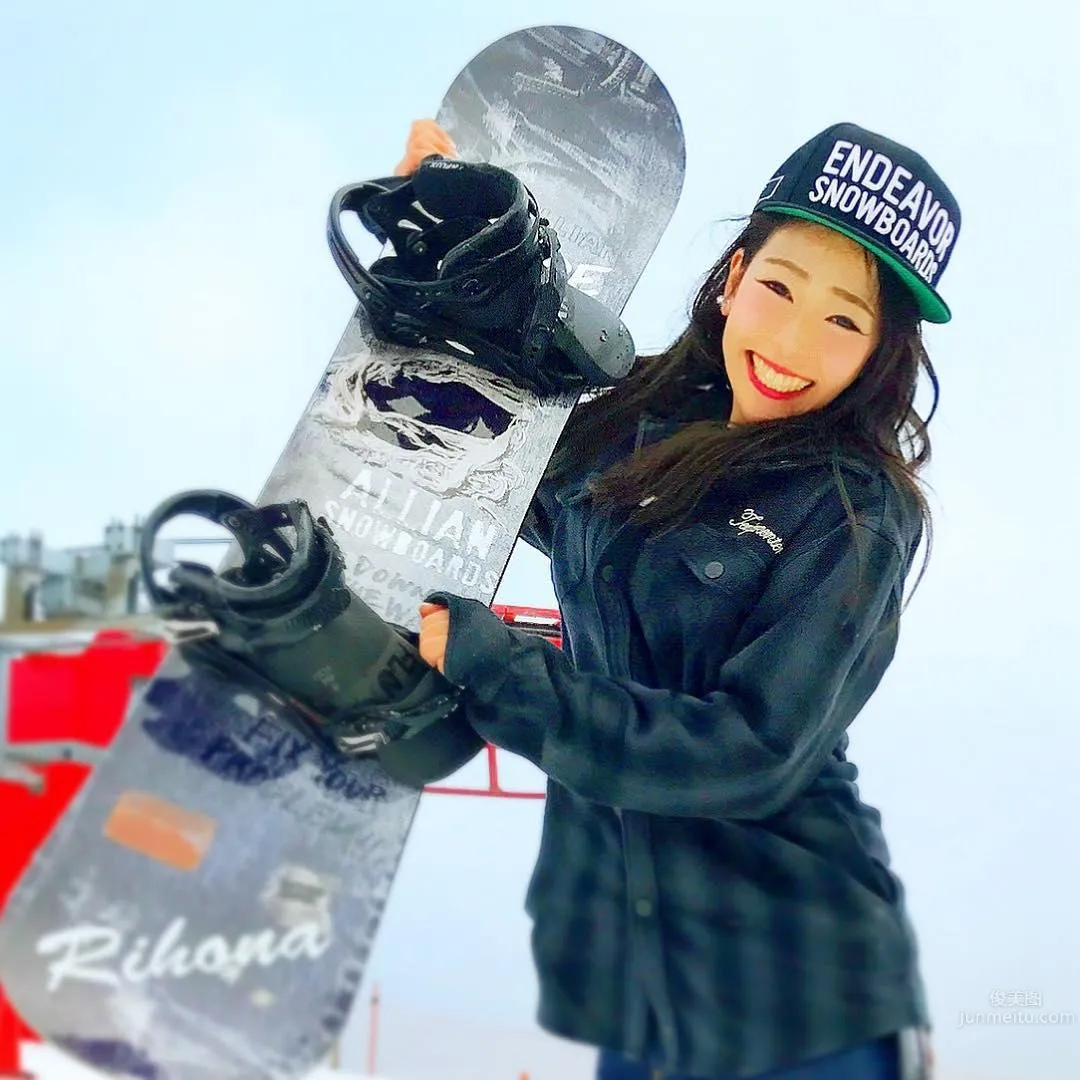 上山又下海！運動正妹りほ緊身衣好迷人 1